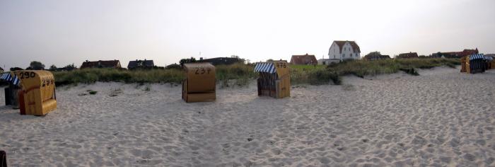 Panoramablick vom Strand zum Ferienappartement